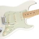 Fender Deluxe Roadhouse Stratocaster, Maple Fingerboard, Olympic White