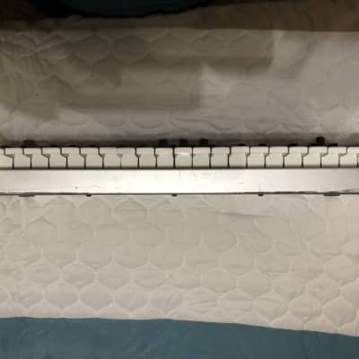 Alesis Micron 2000s - Silver