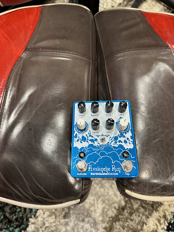 EarthQuaker Devices Avalanche Run Stereo Reverb & Delay with Tap Tempo V2