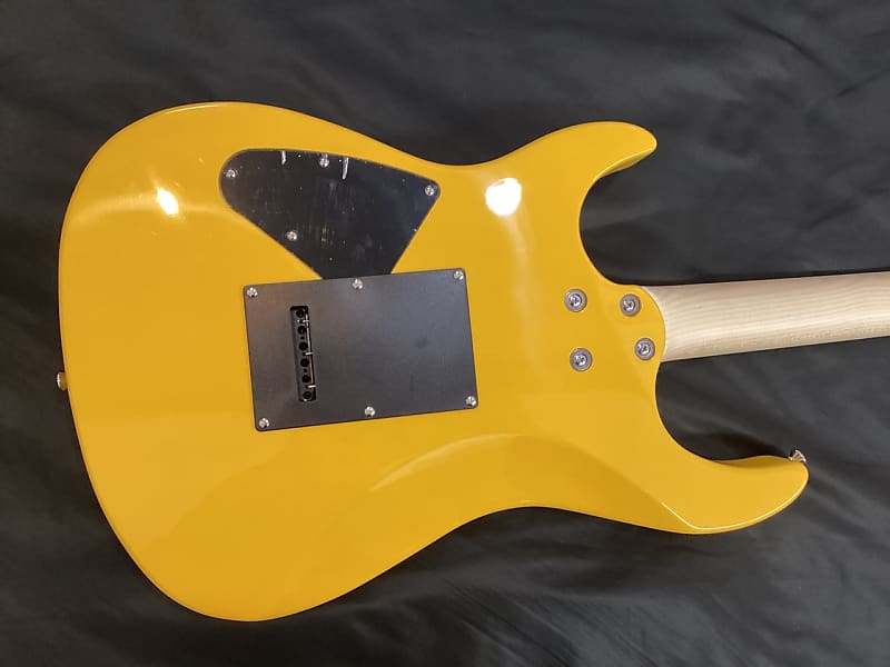 Vintage V6M24DY ReIssued Electric Guitar/Daytona Yellow