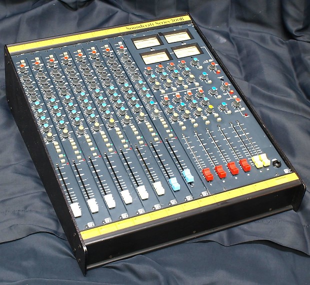 Soundcraft Series 200B 8-Channel 4-Bus Mixing Console image 2