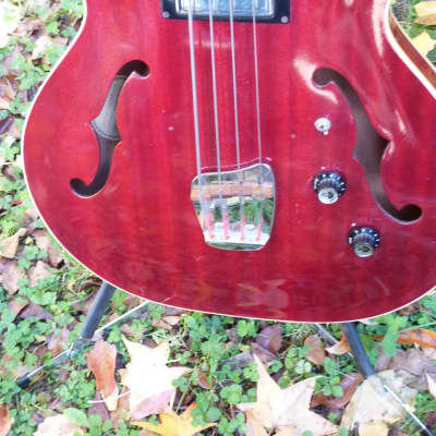 Guild starfire bass  1971 red image 3