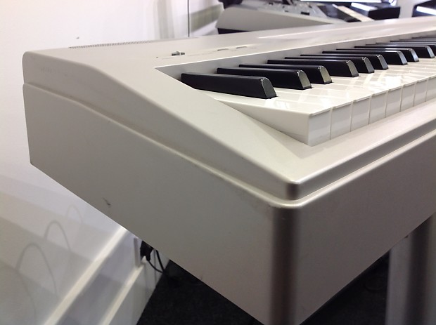 YAMAHA P60, PORTABLE STAGE PIANO, Includes Manual & Warranty