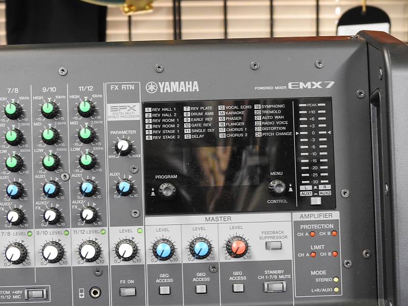 Yamaha EMX7 8 channel Powered Mixer