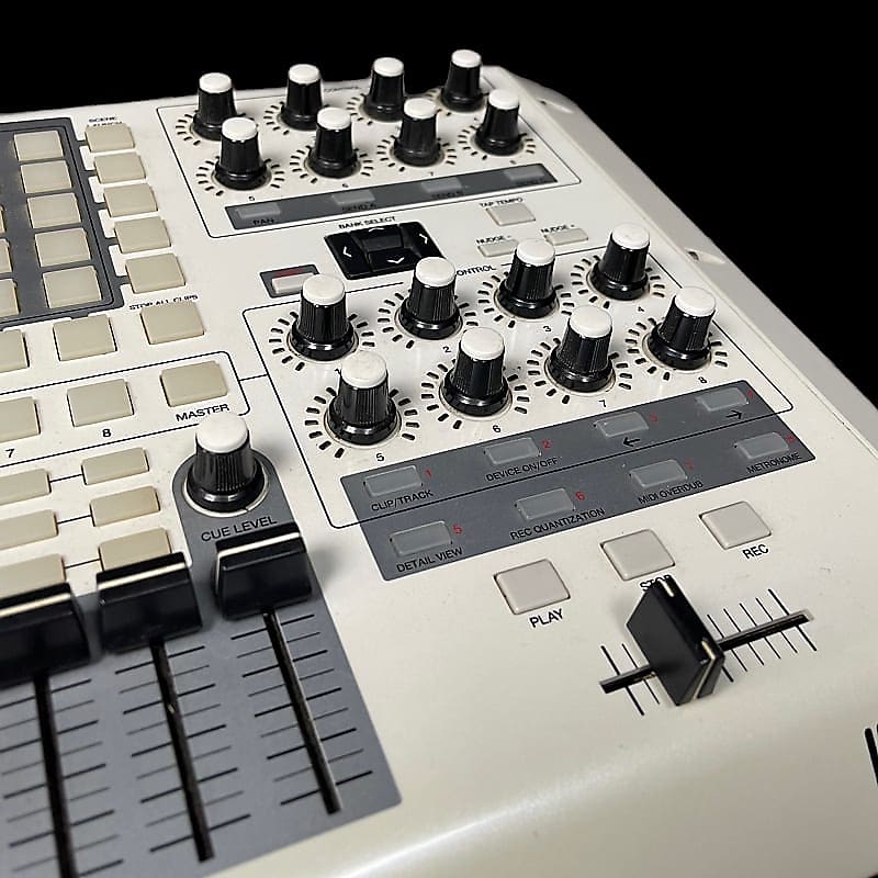 Akai professional APC 40 (APC40) 限定版ホワイト Akai APC 40 White Limited | music store
