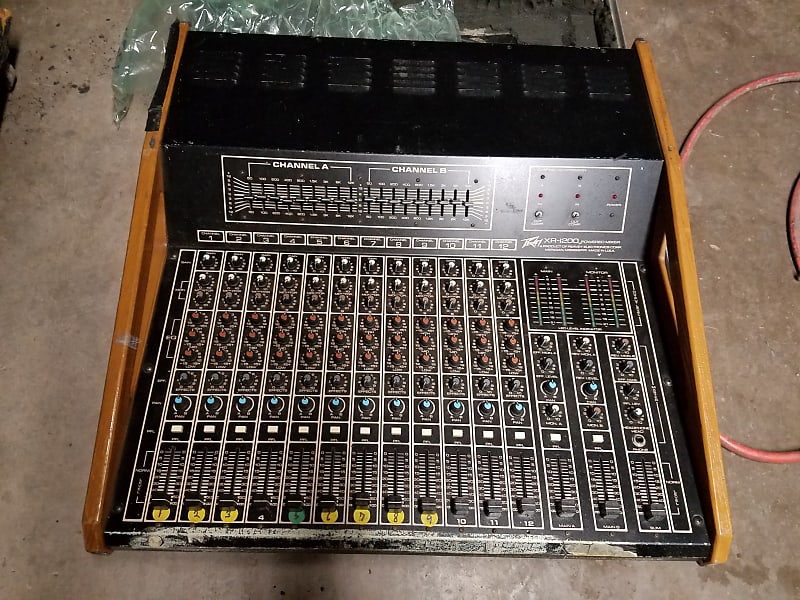Peavey XR-1200 - Used with Road Case image 1