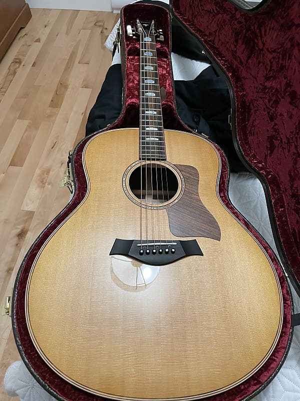 Taylor 818e with V-Class Bracing | Reverb Canada