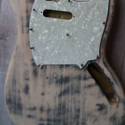 Immagine 1964 - 1971 Fender Musicmaster guitar  Pickguard  pearloid 60's Vintage USA RI  pearl 65 66 67 - 2