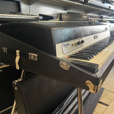 Rhodes Mark I Stage 73-Key elektriskRhodes Mark I Stage 73-Key elektrisk  