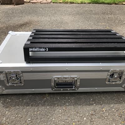 Pedaltrain PT-3 Pedalboard with Wheeled Tour Case image 3