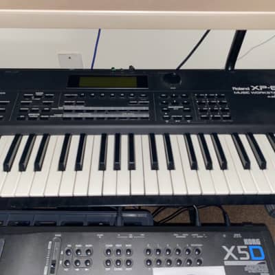 Roland XP-60 61-Key 64-Voice Music Workstation Keyboard 1998 - 2003 - Black