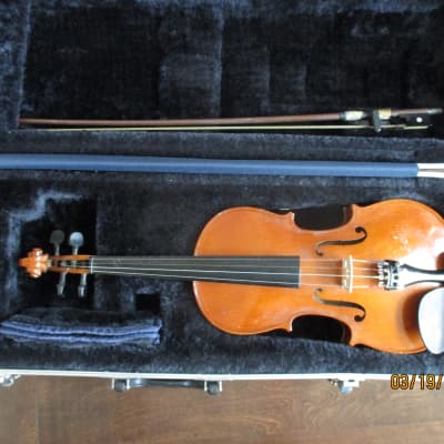 Ensemble Brand  7/8 size Violin. with case and bow image 2