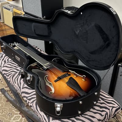 Eastman AR503CE-SB Archtop Electric Guitar in Sunburst w/ Case, Pro Setup #0255 image 10
