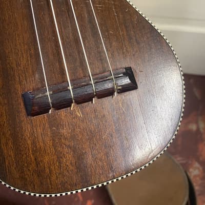 Regal ukulele 1940 good condition mahogany with original case image 5