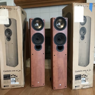 KEF  Q Series iQ5, one pair speakers, excellent condition image 1