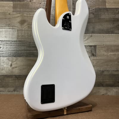 Fender American Ultra Jazz Bass V - Arctic Pearl with Maple Fingerboard image 6