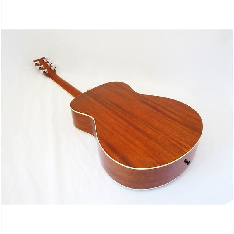 Yamaha FS820 Small Body Acoustic Guitar, Natural