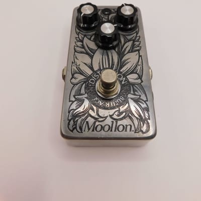 Moollon Distortion 2010s - Silver for sale