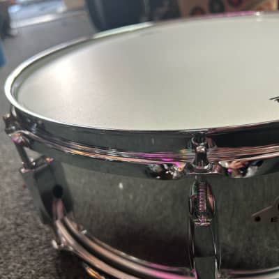 Pearl Mirror Chrome Export Series Snare 5.5 x 14'' image 4
