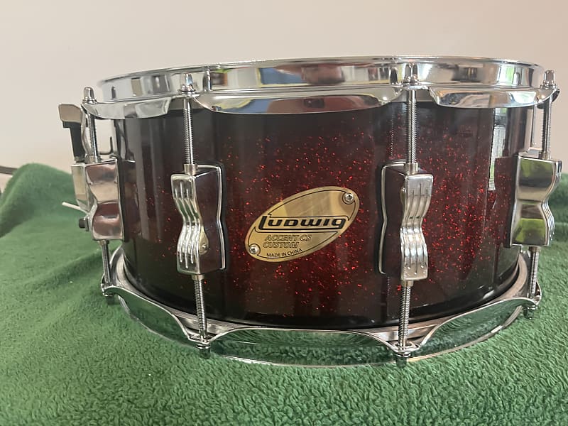 Ludwig Accent cs custom Mid 2000’s - Red Sparke To Black Fade | Reverb