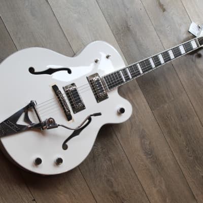 GRETSCH G7593T Billy Duffy Signature Falcon, Bigsby, Ebony Fingerboard, White, Lacquer, HARDCASE, 3, 62 KG for sale