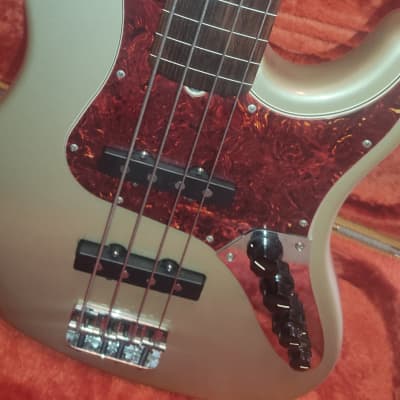 Fender FRETLESS American Jazz bass deluxe - Shoreline Gold RARE!!! image 13
