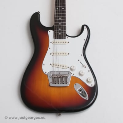 Fender ST-XII 12 String Stratocaster MIJ 1987-1993 3-Tone Sunburst image 4