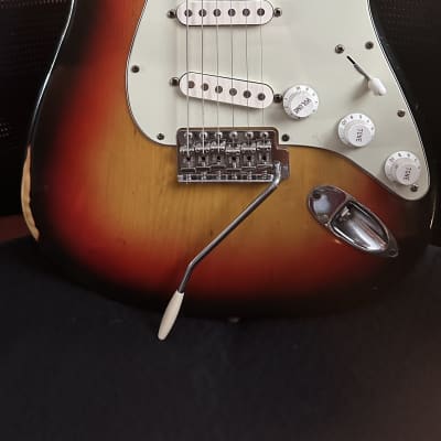 1976 Fender Stratocaster Sunburst image 3