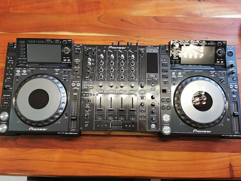 Pioneer CDJ 2000NXS (2 Stk.) + DJM800 (1Stk.) + 3xCase(Kiste) + alle Kabel