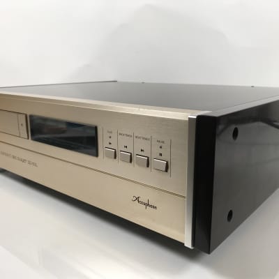 Accuphase DP-80L CD Player & DC-81L D/A Converter image 2