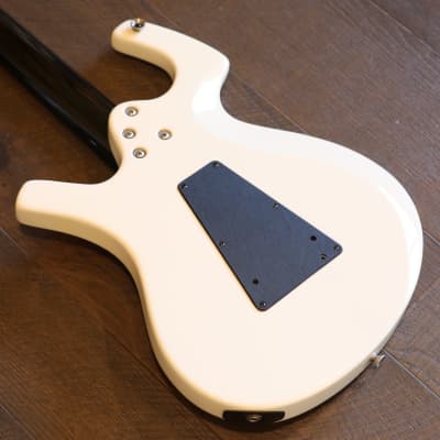 Clean! Parker Guitars USA NiteFly Offset Electric Guitar White + Hard Case Bild 15