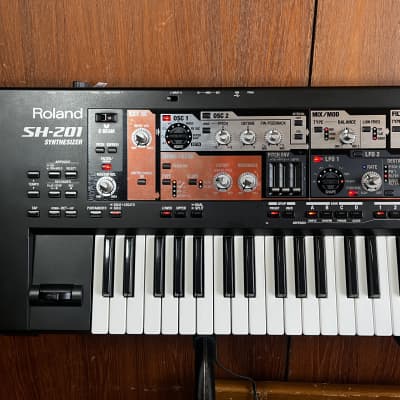 Roland SH-201 Analog Modeling Synthesizer w/ bag, power supply 100 