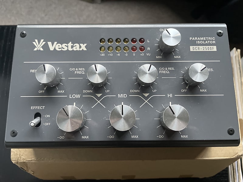 Vestax DCR-2500F Parametric Isolator Filter Effects for DJ