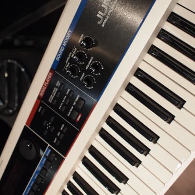 Roland Juno Di 61-Key Synthesizer 2010s - White