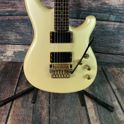 Used Ibanez 1984 Roadstar II RS-525 Electric Guitar with Case- Pearl White image 3