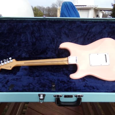 2021 Fender Stratocaster - Shell Pink, Made in Mexico, mint condition, blue Fender Case image 15