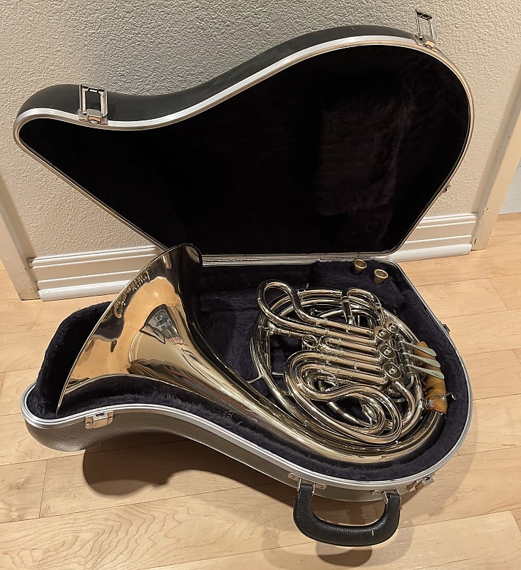 Conn 8D Double French Horn (F/Bb) Reverb