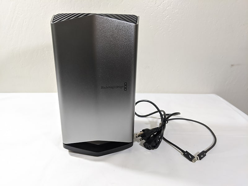 Blackmagic Design eGPU PRO Vega 56 8GB VRAM AMD Radeon RX External