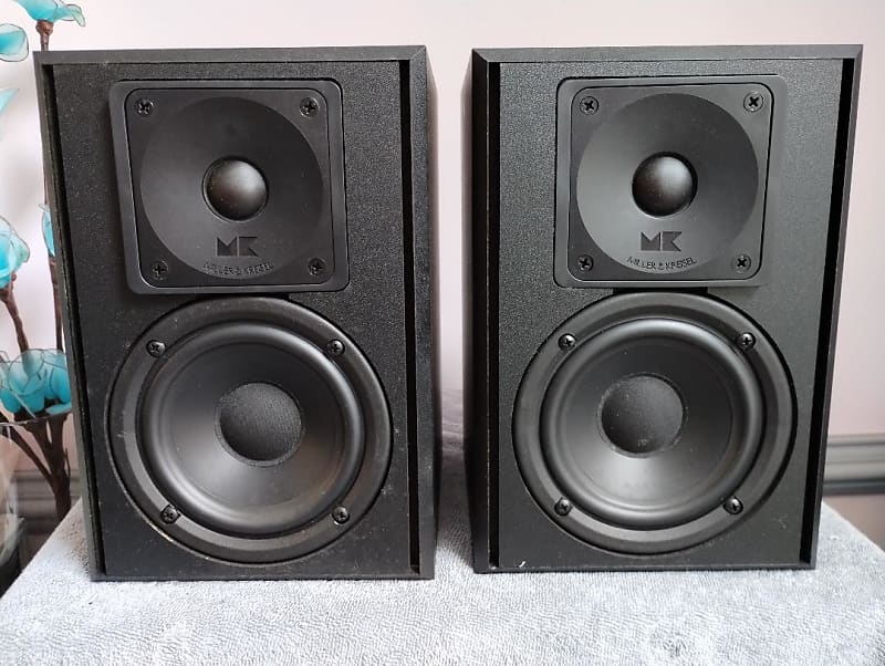 Miller &amp; Kreisel (M&amp;K 550 thx bookshelf speakers in excellent condition - 2000&#039;s  			