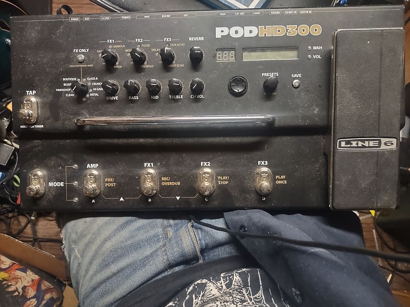 Line 6 POD HD300 Multi-Effect and Amp Modeler