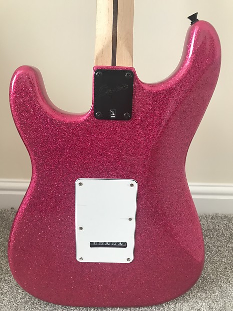 ✨未使用✨Fender Squier Stratocaster Pink HB Squier Bullet Strat - Pink | Sweetwater