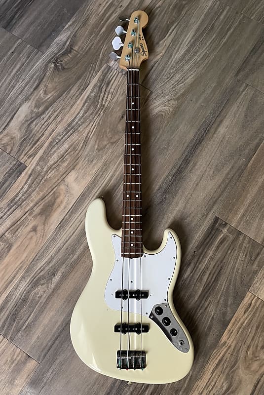 Squier Jazz Bass 1984-1987 - Olympic White