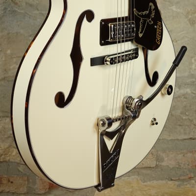 GRETSCH G6636-RF Richard Fortus Signature Falcon Center Block Double-Cut w/Bigsby - White image 10