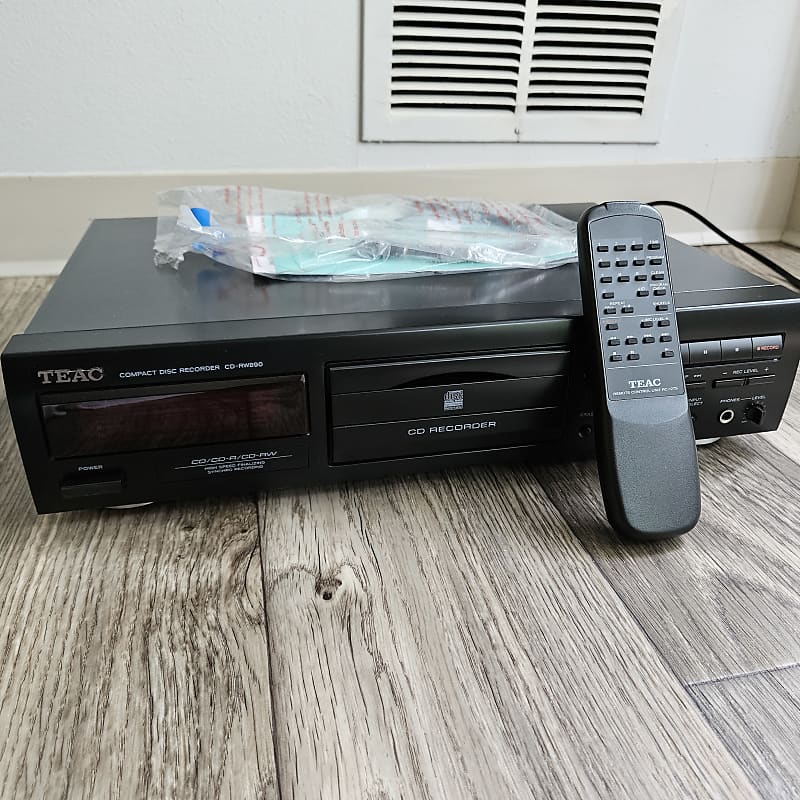 TEAC CD-RW890 CD Recorder in Immaculate Condition w/ Original Remote