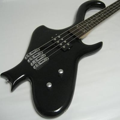 Bass guitar, Custom made body image 1
