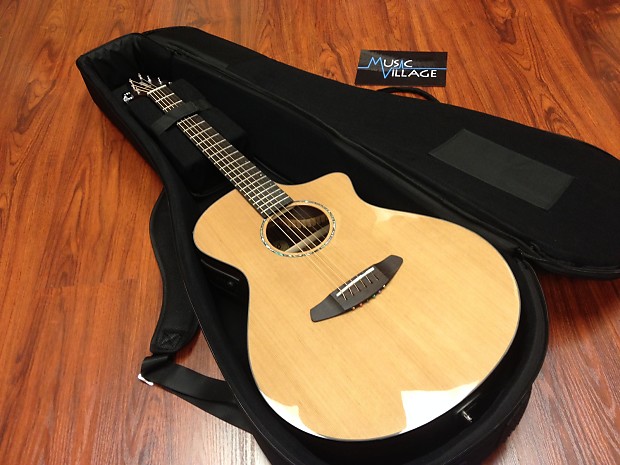 カタログギフトも！ Guitar Concert Solo Breedlove with System Pickup Fishman ギター