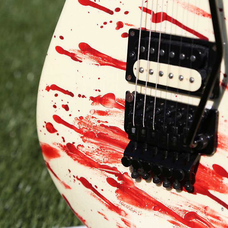 Unboxing a RARE 1983 / 1984 Charvel EVH Striped Guitar