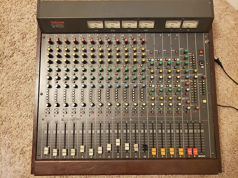 Tascam M-312b タスカム M-312b ( 216 , 246 ) Tascam M-312b タスカム M-312b ( 216 , 246 ) Tascam M-312b