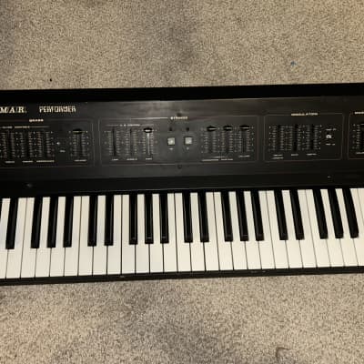 Crumar Performer :   Amazing 49 voice polyphony