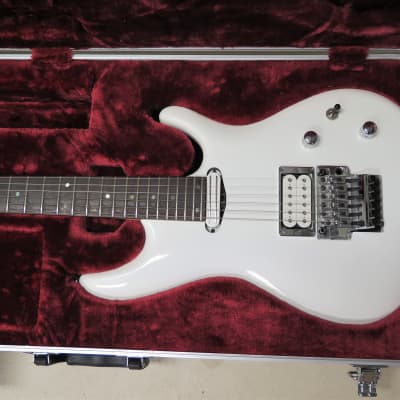 Ibanez JS2400 Joe Satriani Signature Electric Guitar White image 4
